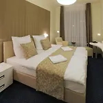 Esmarin Wellness Hotel 4*