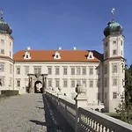 Esmarin Wellness 4* Mníšek pod Brdy
